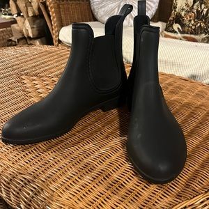 NWT black rain booties